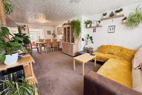 72 Coronation Drive, Donnington, Telford, TF2 8HY