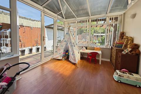 72 Coronation Drive, Donnington, Telford, TF2 8HY