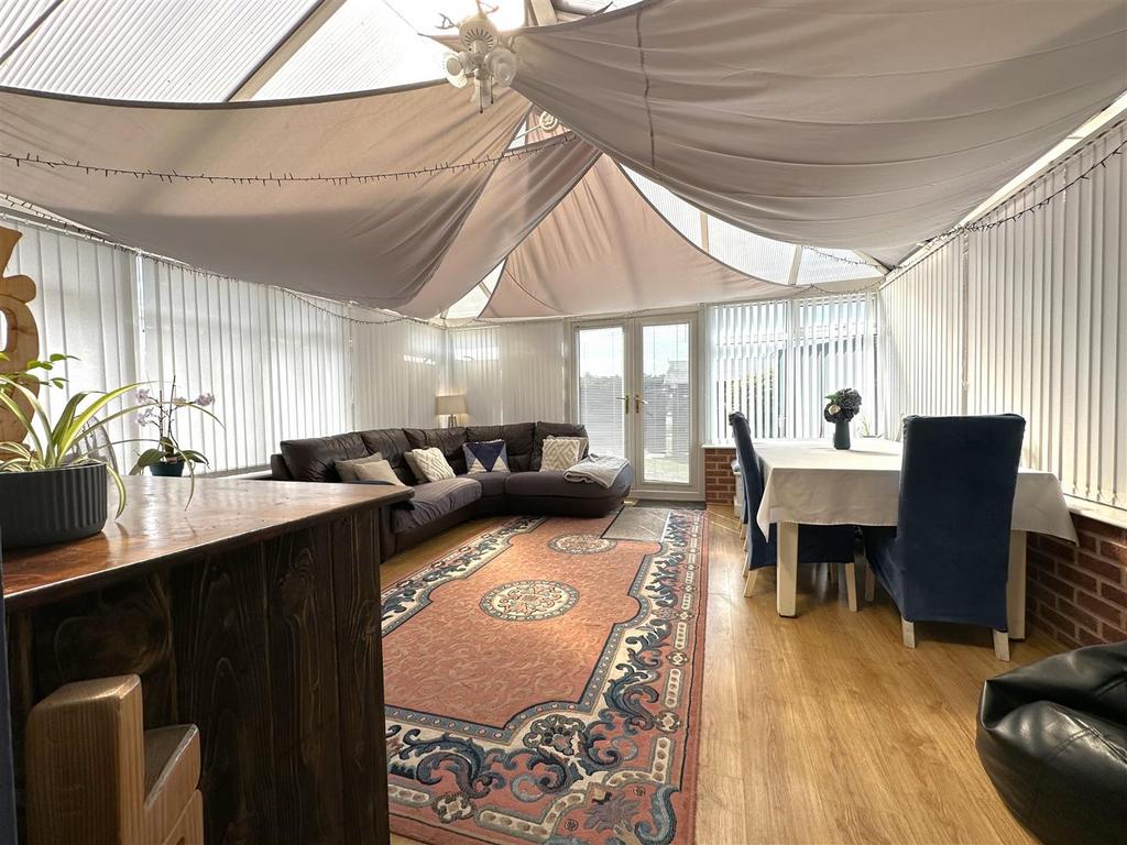 Substantial Multi-Purpose Conservatory 912