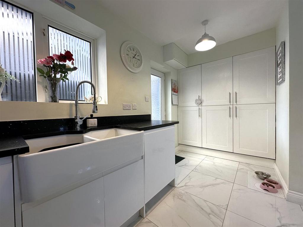 Modern Kitchen 899
