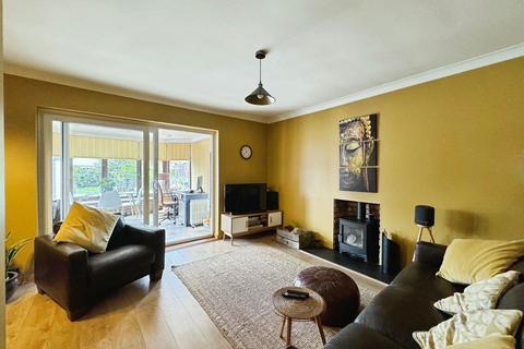 97a Dyserth Road, Rhyl, LL18 4DU