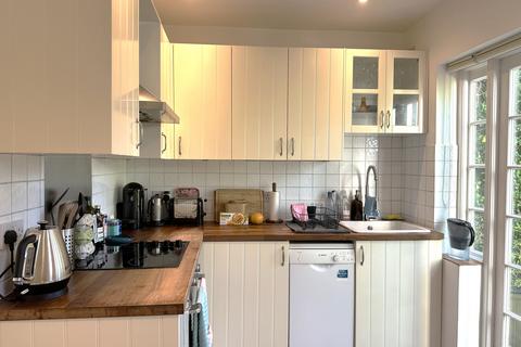 3 bedroom flat for sale, Oakwood Road, London NW11