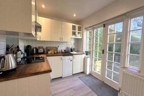3 bedroom flat for sale, Oakwood Road, London NW11