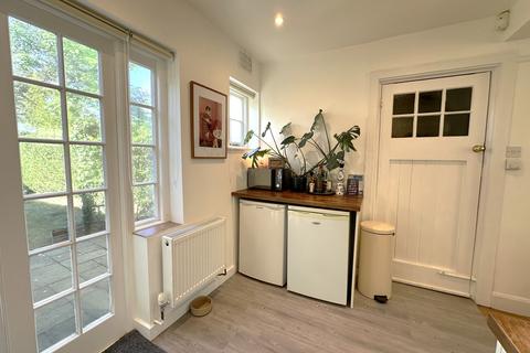 3 bedroom flat for sale, Oakwood Road, London NW11