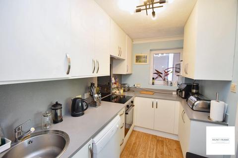 1 bedroom retirement property for sale, St. Leonards Road, Eastbourne BN21