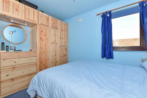 2 bedroom terraced house for sale, Chapelmount Road, Woodford Green IG8