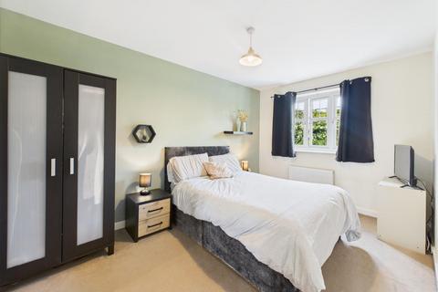 25 Abinger Close, Bradford, BD10 8DE