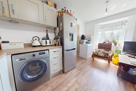 15 Abbotsbury Drive, Daventry, NN11 2LB