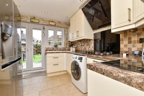 4 bedroom terraced house for sale, Selby Road, Carshalton SM5