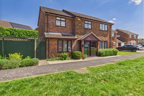 4 bedroom detached house for sale, Kynaston Avenue, Aylesbury HP21