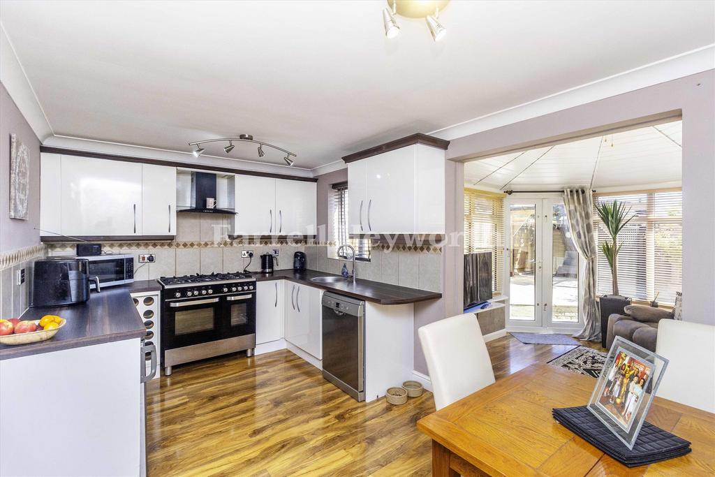 Kitchen dining room