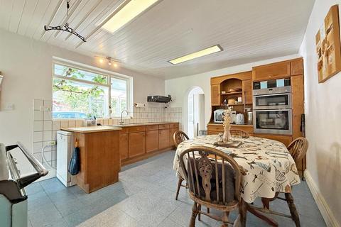 undefined, Ford, Shrewsbury