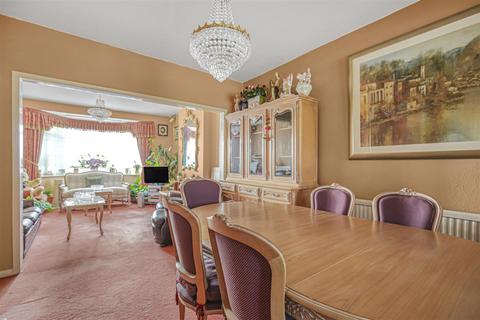undefined, Mount Pleasant, Cockfosters, EN4