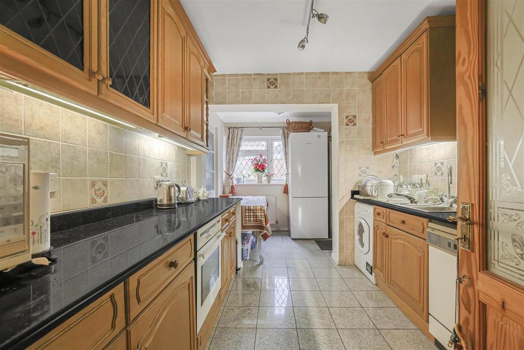 Kitchen (pic 2)