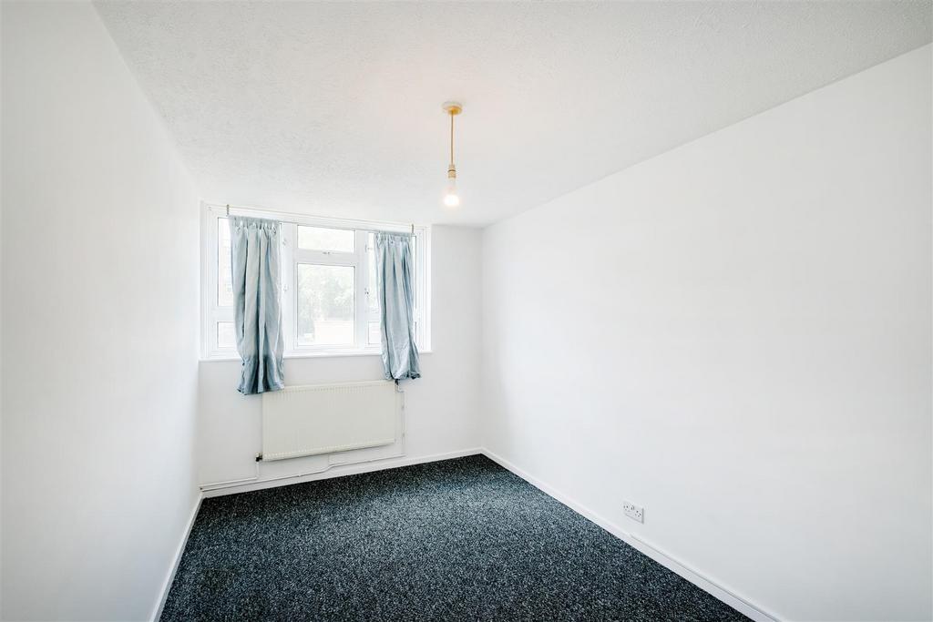 9 Gardner close E11-3.jpg