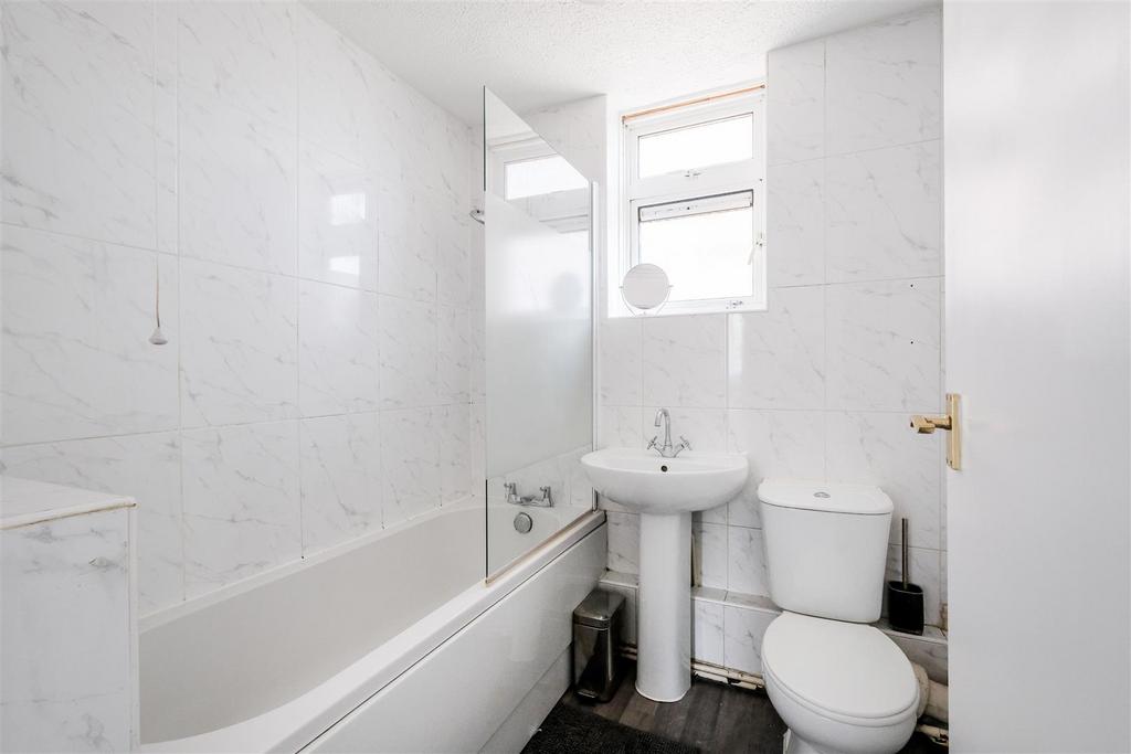 9 Gardner close E11-9.jpg