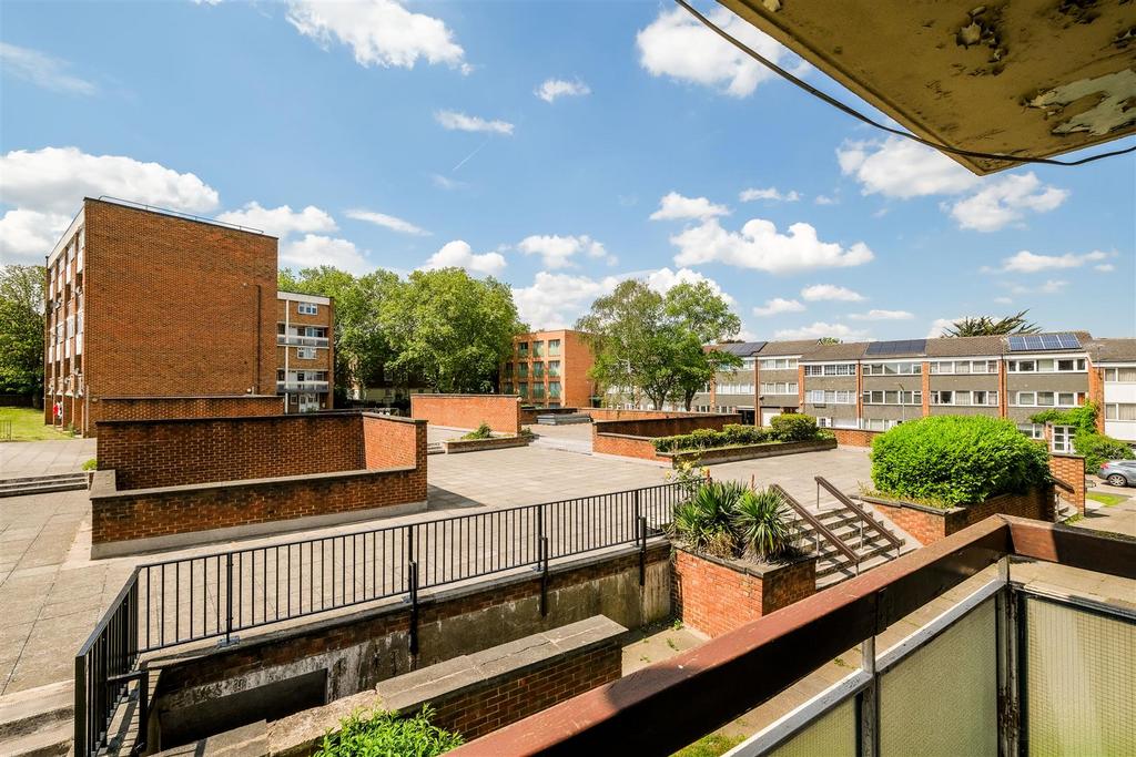 9 Gardner close E11-19.jpg