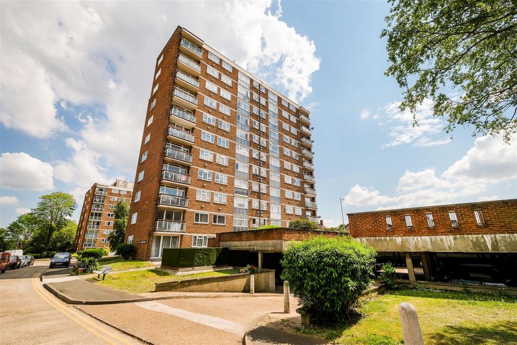 9 Gardner close E11-22.jpg