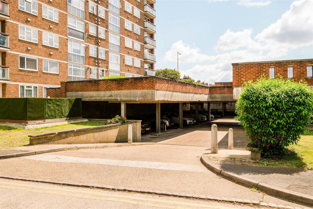 9 Gardner close E11-23.jpg