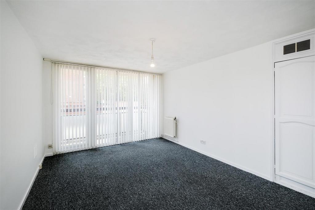 9 Gardner close E11-14.jpg