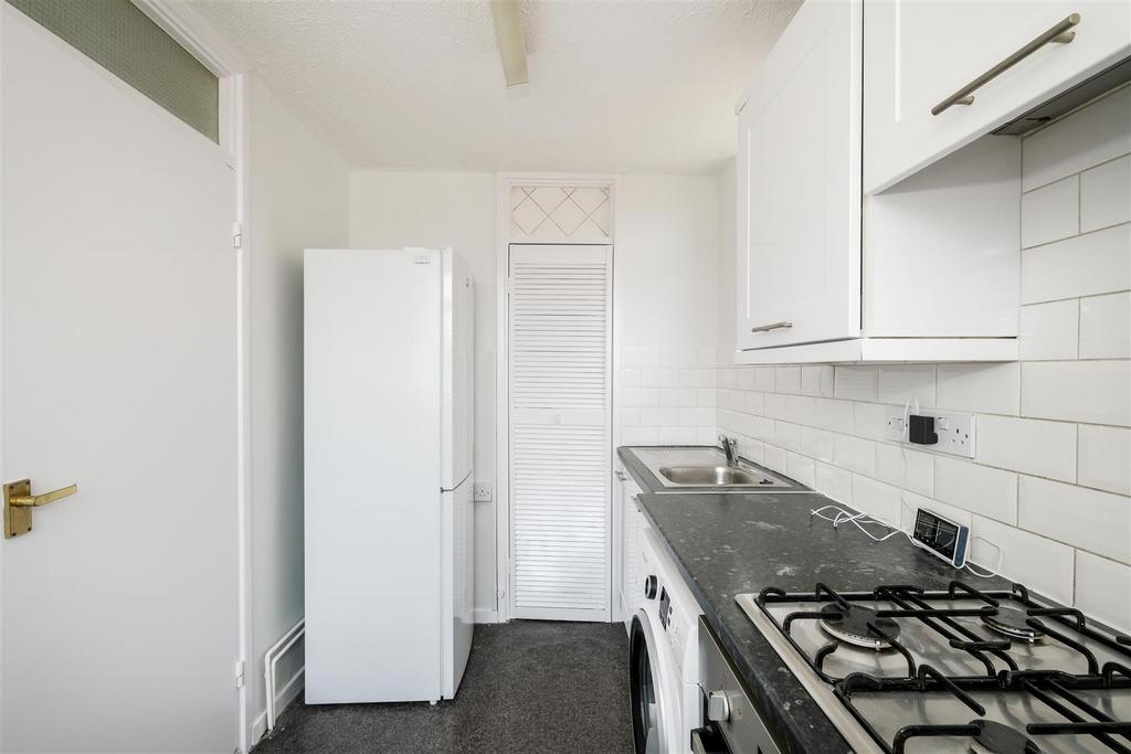 9 Gardner close E11-17.jpg