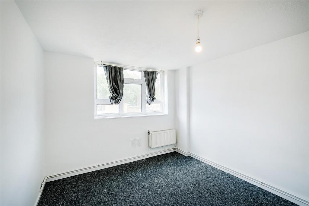 9 Gardner close E11-7.jpg