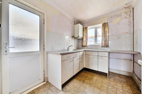 3 bedroom semi-detached house for sale, Cedar Drive, Chichester, PO19