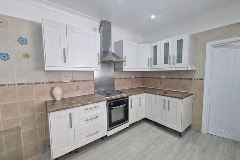 2 bedroom flat to rent, Harold Road, London E13