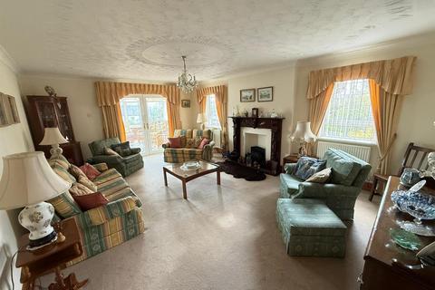 4 bedroom detached bungalow for sale, Blaenau Road, Ammanford SA18