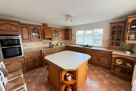 4 bedroom detached bungalow for sale, Blaenau Road, Ammanford SA18