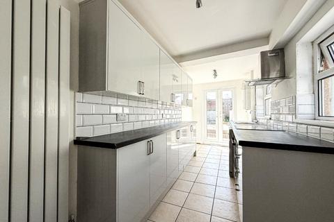 2 Cherry Grove, Taunton, TA2 7SH