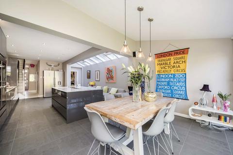 29 Clifden Road, Brentford, TW8 0PB