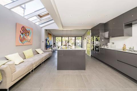 29 Clifden Road, Brentford, TW8 0PB