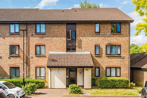 Stags Way, Isleworth TW7