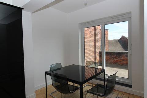 3 bedroom flat to rent, Jameson Street, Hull HU1