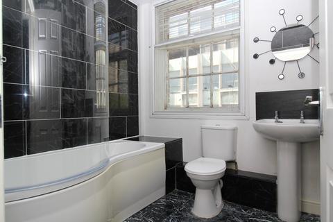 3 bedroom flat to rent, Jameson Street, Hull HU1