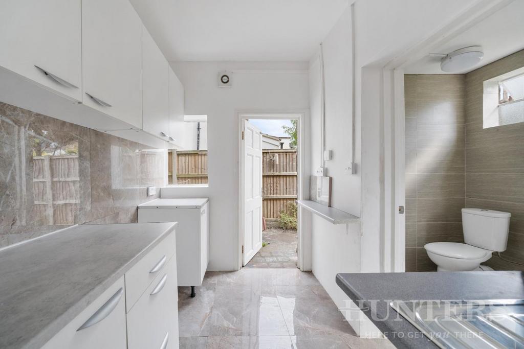 76 A Bruce Castle Road N17 8 NJ-7.jpg