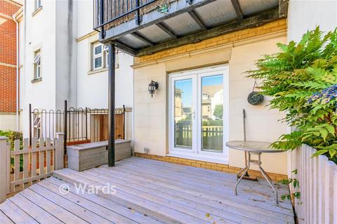 2 bedroom ground floor flat for sale, Crawford Avenue, Dartford DA1