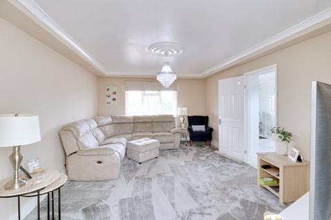 2 Princes Park, Rainham, RM13 7EA