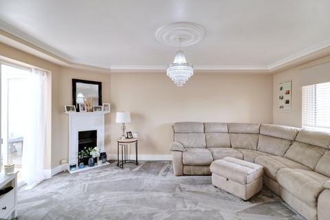 2 Princes Park, Rainham, RM13 7EA