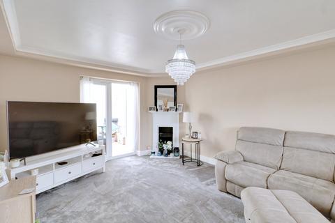 2 Princes Park, Rainham, RM13 7EA