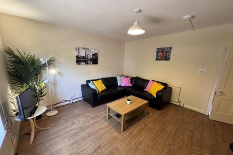undefined, High Road, Beeston, NG9 2LF