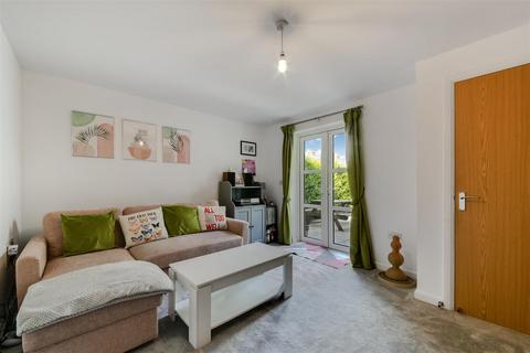 7 Hay Drive, Mitcham, CR4 3GS