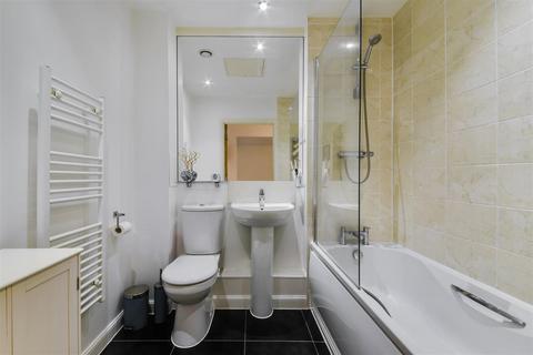 7 Hay Drive, Mitcham, CR4 3GS