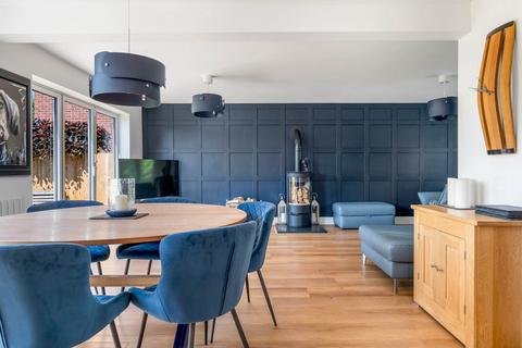 4 bedroom detached house for sale, Loughborough LE11