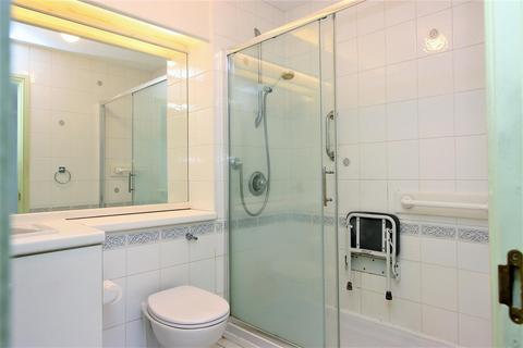 2 bedroom apartment for sale, Petersmead Close, Tadworth