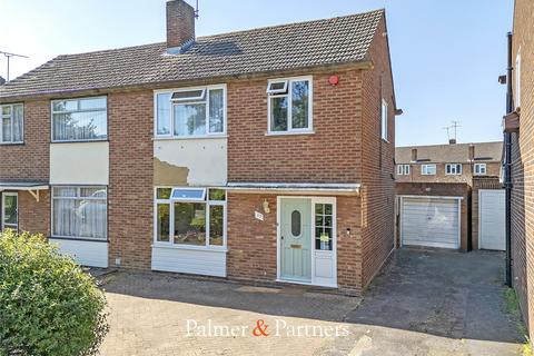 17 Queenswood Avenue, Hutton, Brentwood, CM13 1HU