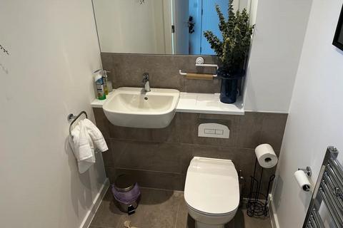 3 bedroom duplex to rent, Gallions Reach, Royal Quay Road, London. E16