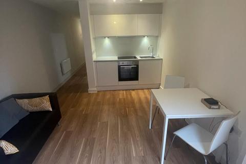 Studio to rent, Standard Studio, One Wolstenholme Square, L1