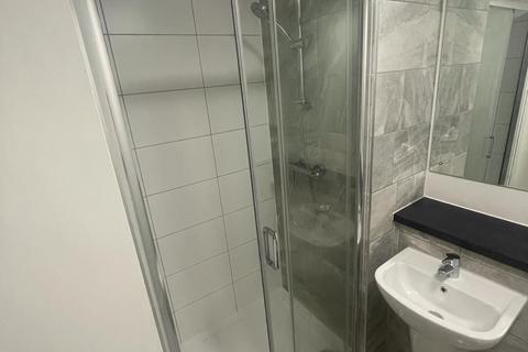 Studio to rent, Standard Studio, One Wolstenholme Square, L1